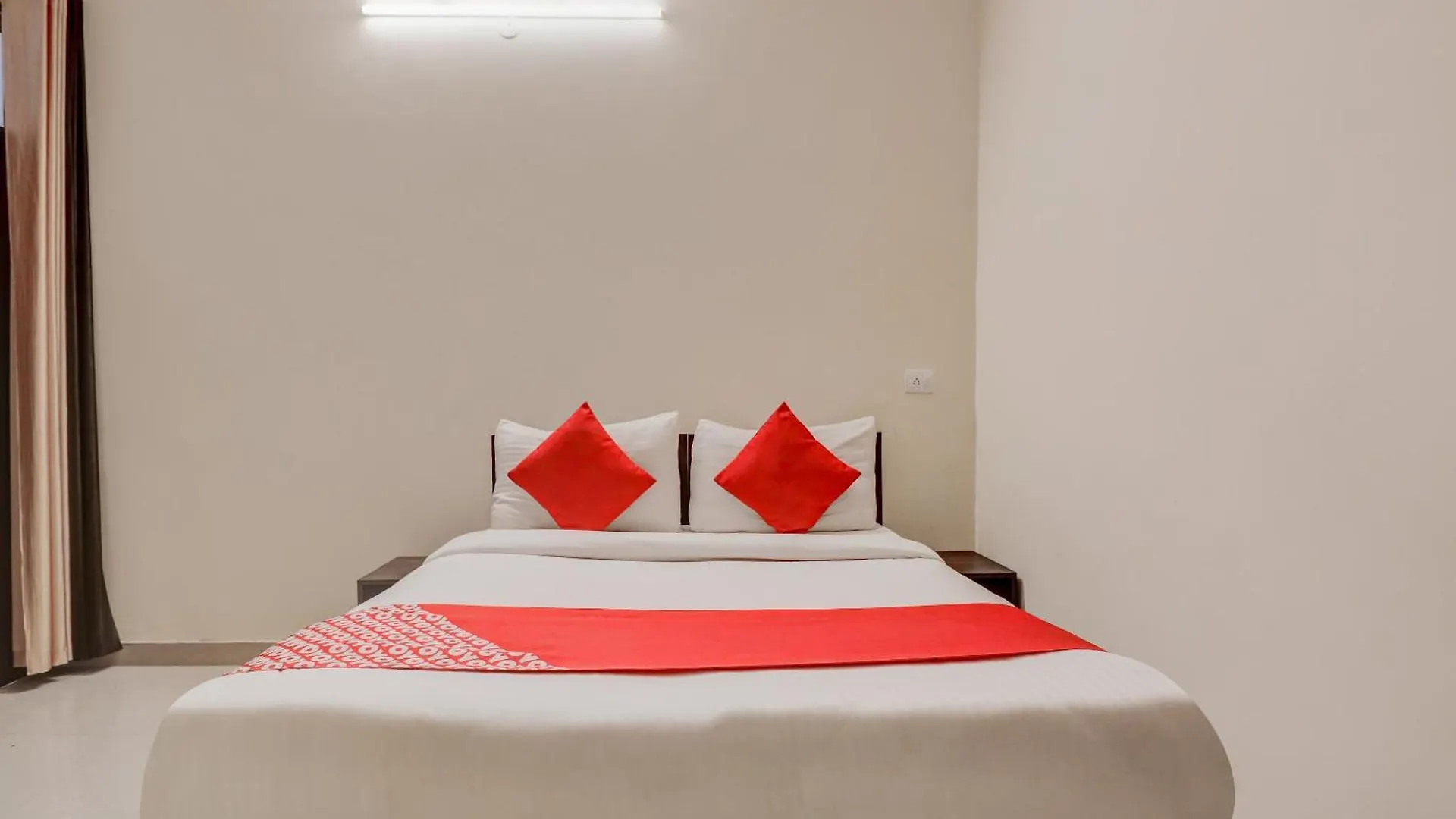 Hotel O Sapphire Near Omaxe Gurgaon Mall 4*,  Inde