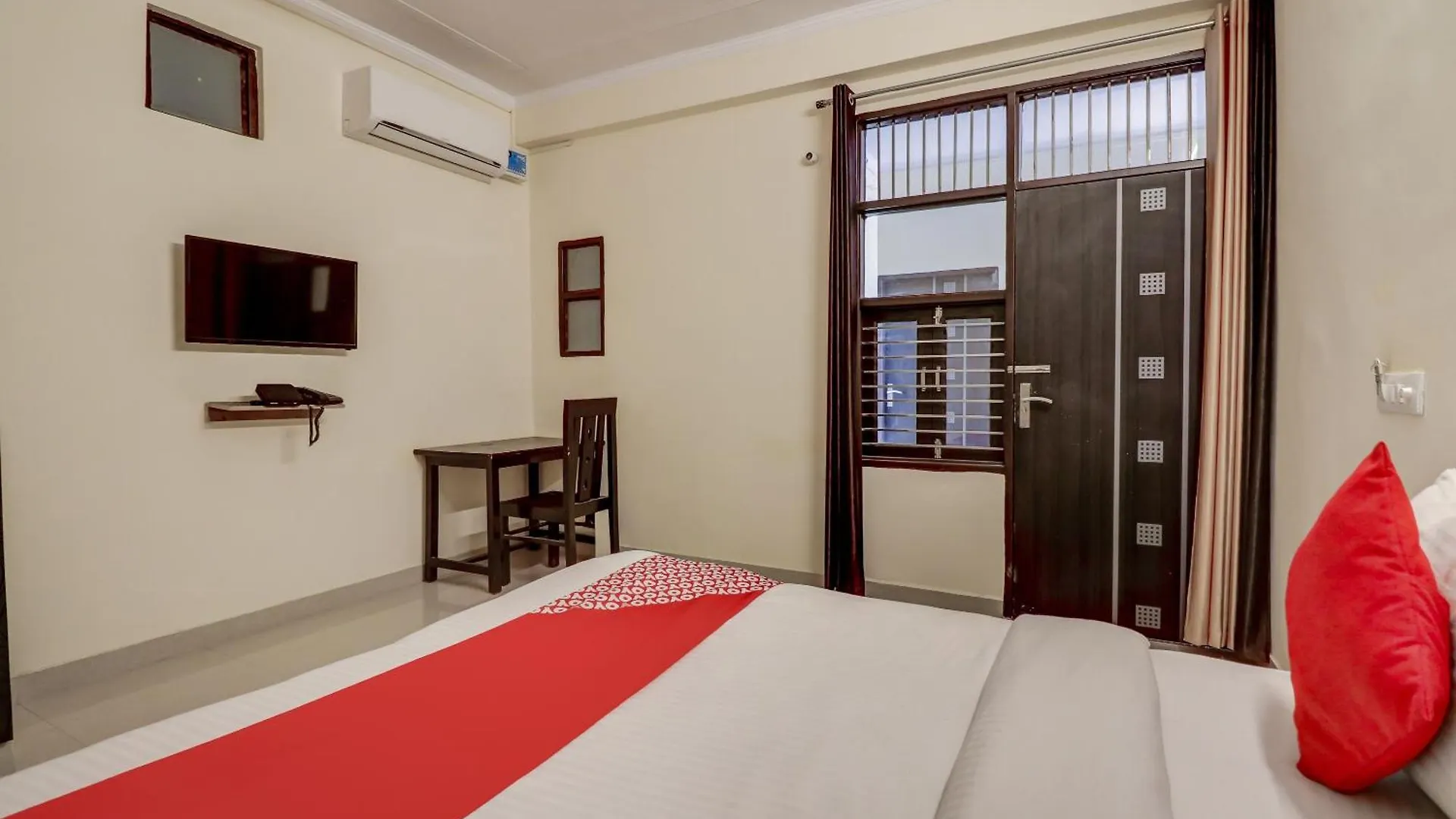 Hotel O Sapphire Near Omaxe Gurgaon Mall