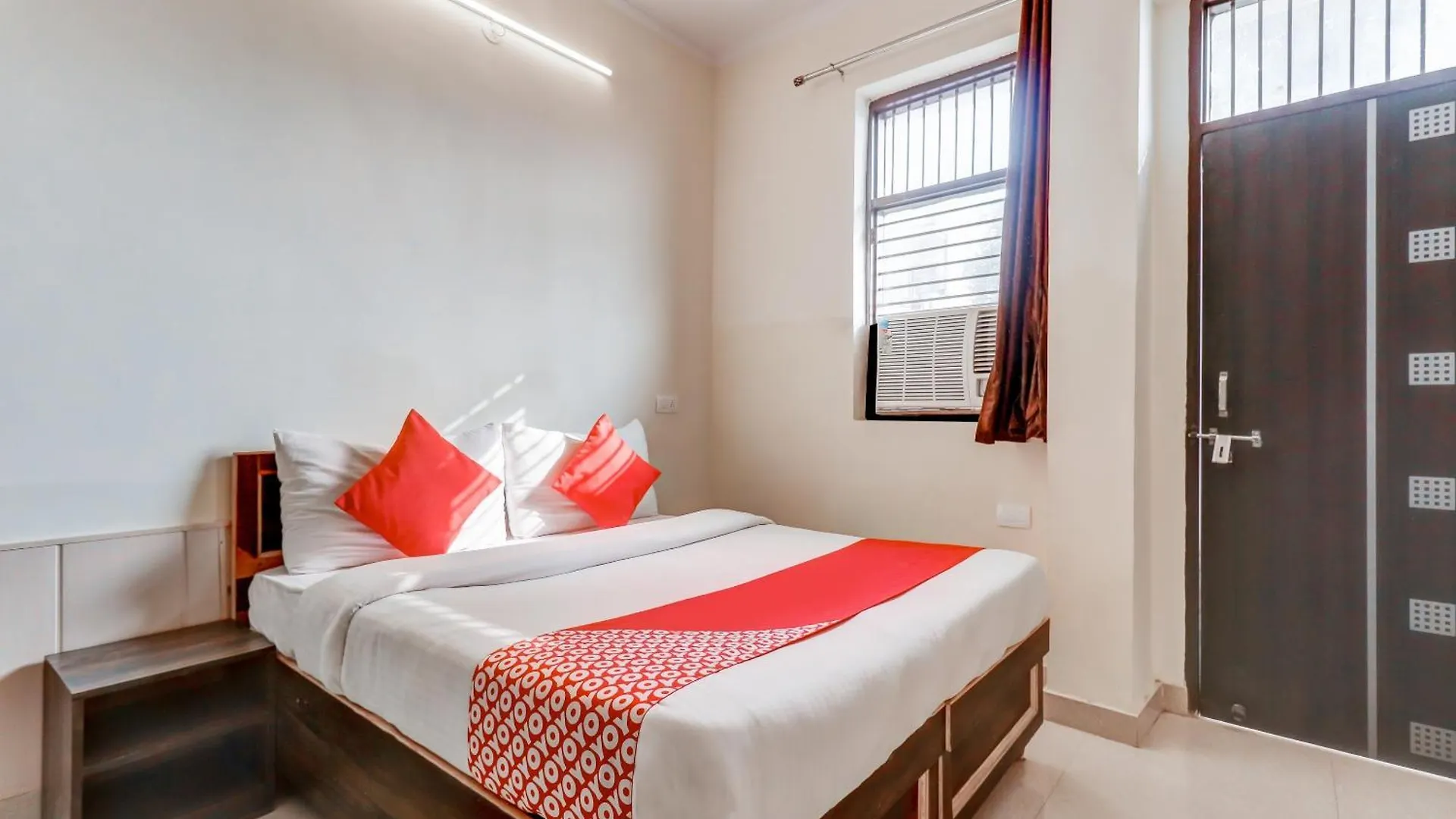 Hotel O Sapphire Near Omaxe Gurgaon Mall
