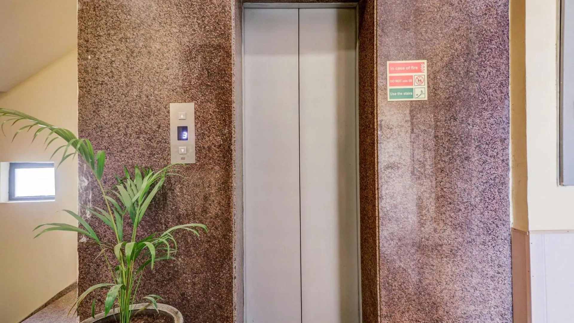 Hotel O Sapphire Near Omaxe Gurgaon Mall 4*,  Inde