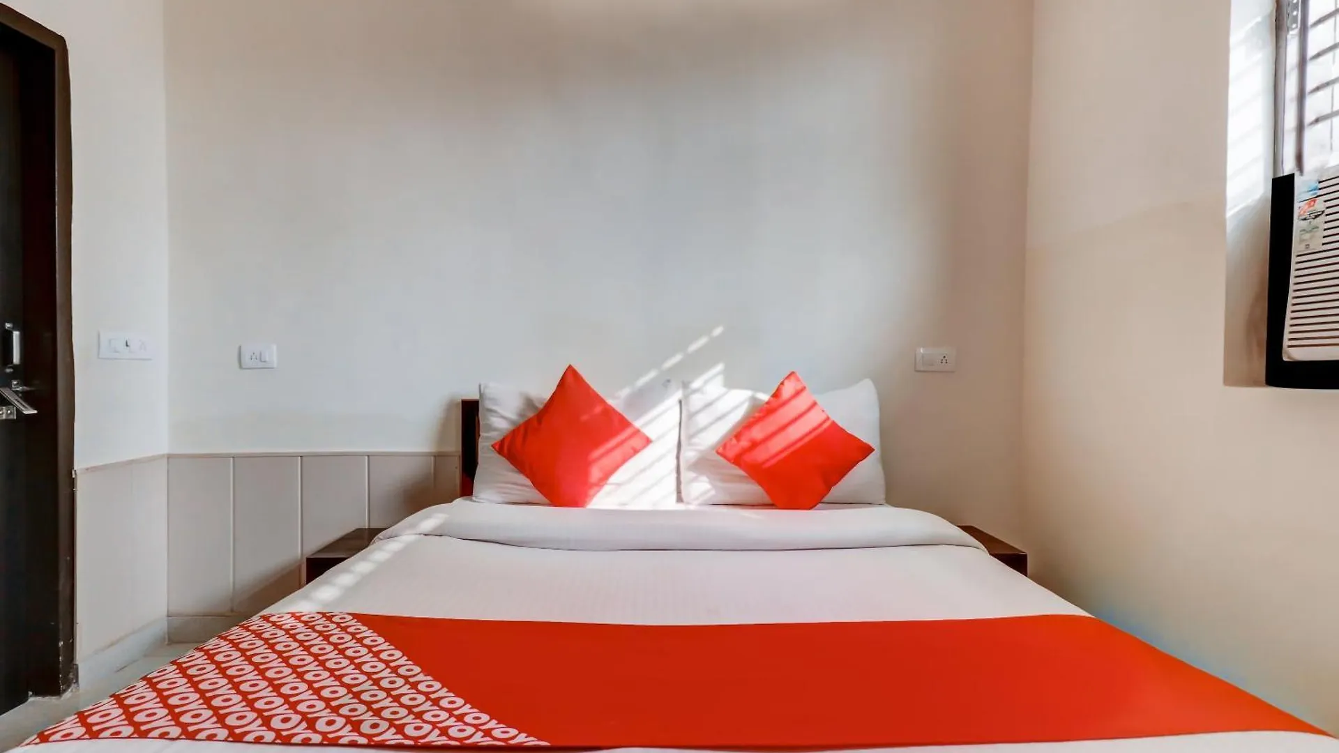 Hotel O Sapphire Near Omaxe Gurgaon Mall