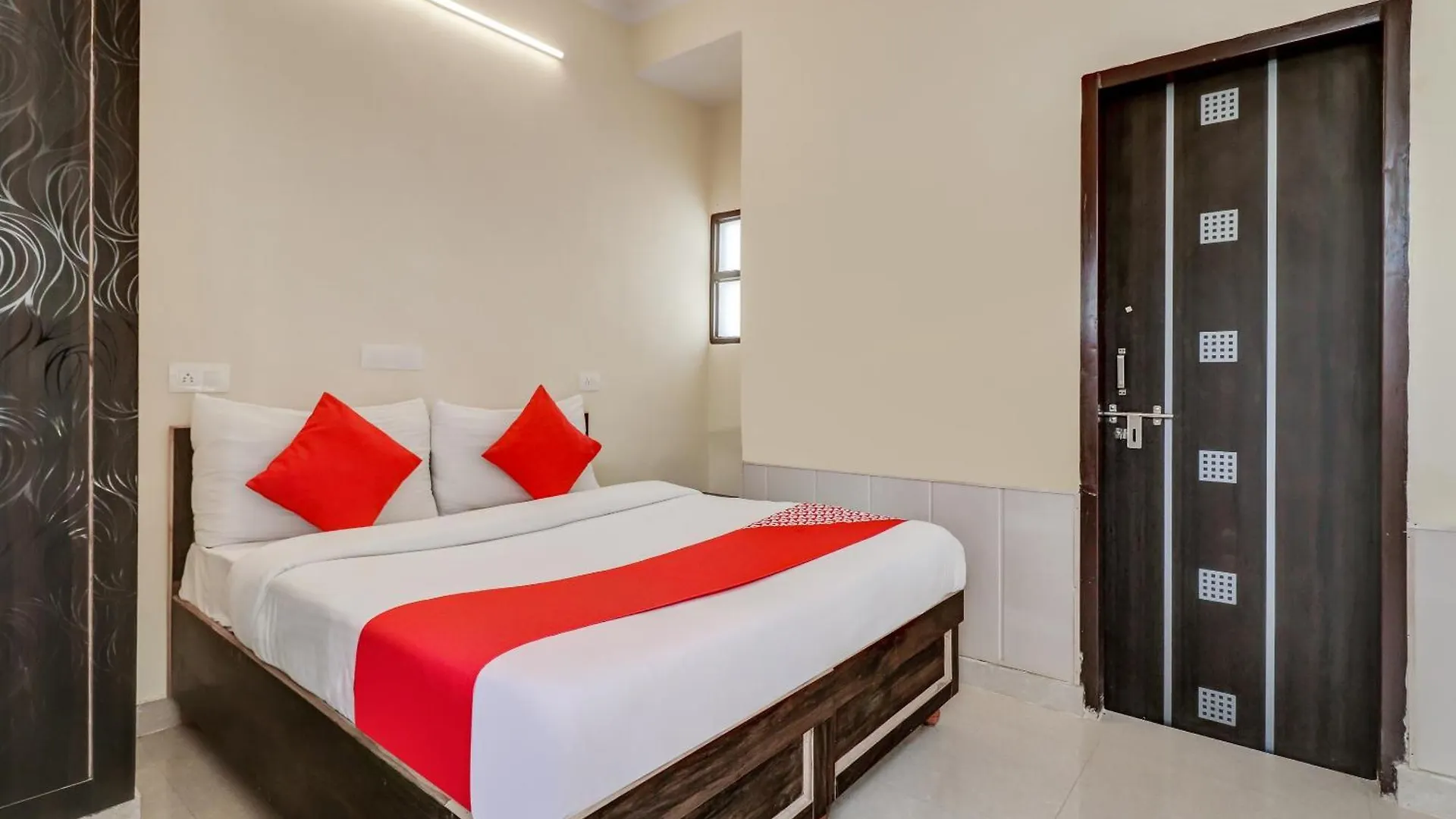 Hotel O Sapphire Near Omaxe Gurgaon Mall