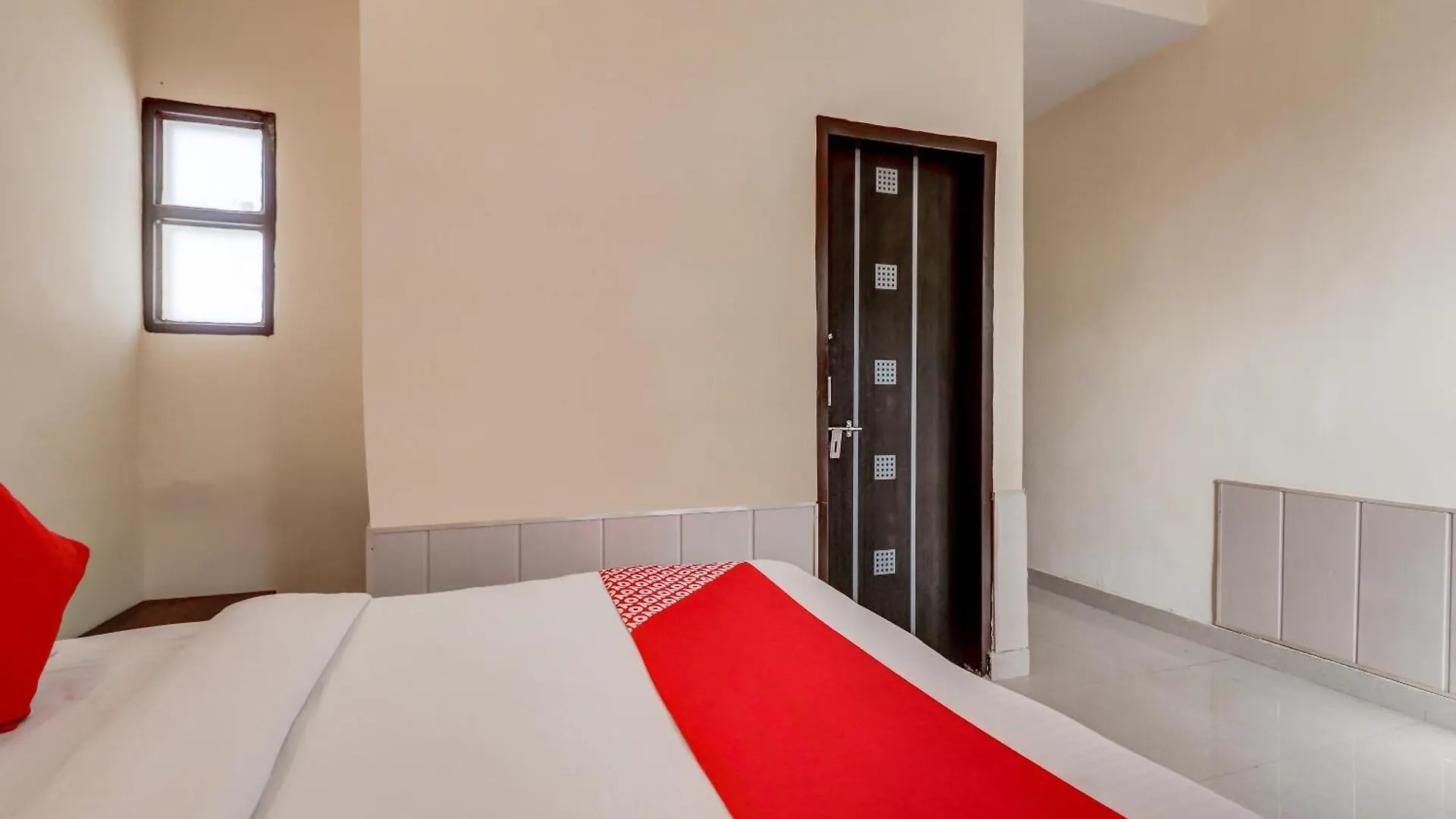 Hotel O Sapphire Near Omaxe Gurgaon Mall 4*,  Inde